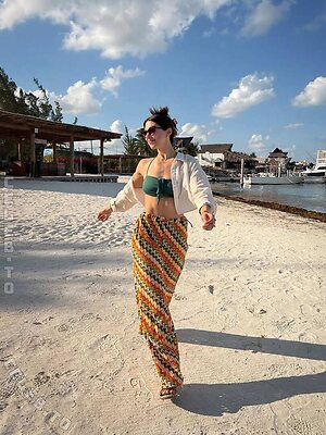 Kira Kosarin Nude Leaked Photo #25