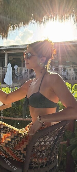 Kira Kosarin Nude Leaked Photo #26