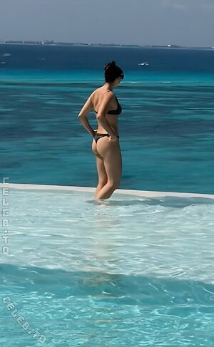 Kira Kosarin Nude Leaked Photo #33