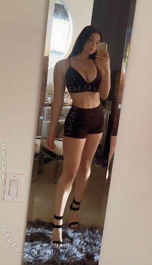 Kira Kosarin Nude Photos