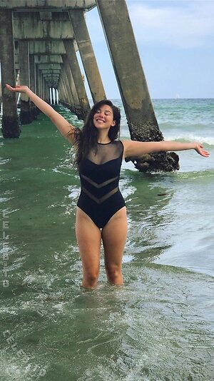 Kira Kosarin photo
