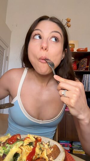 Kira Kosarin leaked photo #136