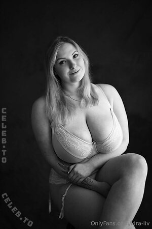 Kira-Liv Nude Leaked Photo #115