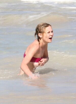 Kirsten Dunst leaked photo #19
