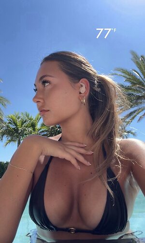 kirstennn_kim leaked photo #4