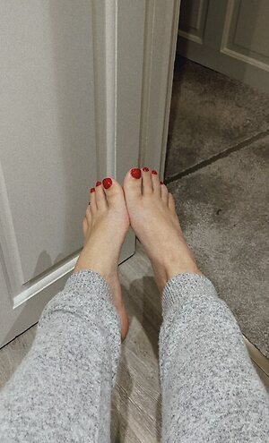@kirstylouisewells leaked photo #3