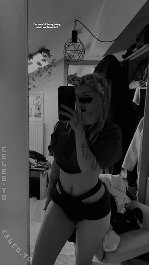 kittykattoni Nude Leaked Photo #12