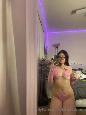 Kittytsunami leaked photo #4