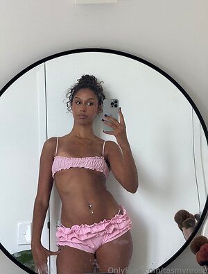 Kiwi stunner Tasmyn Rose