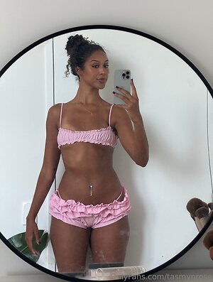 Kiwi stunner Tasmyn Rose leaked photos