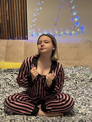 Kleine.emmi Nude Leaked Photo #117