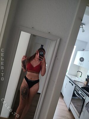 Kleinegaach98 Nude Leaked Photo #11