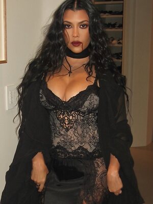 Kourtney Kardashian leaked photo #23