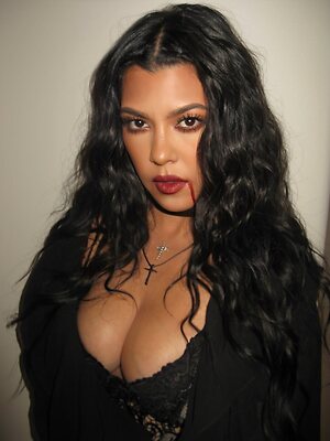 Kourtney Kardashian leaked photo #24