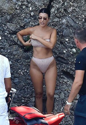 Kourtney Kardashian leaked photo #43