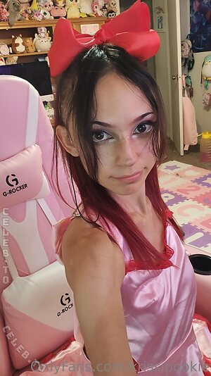 krissipookie Nude Leaked Photo #172