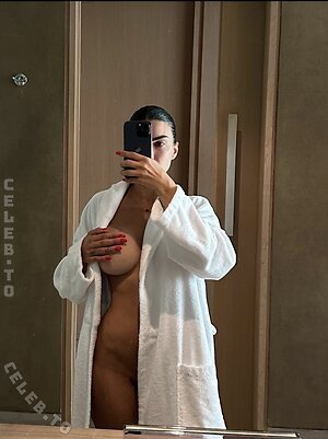 Krissiswrld Nude Leaked Photo #8