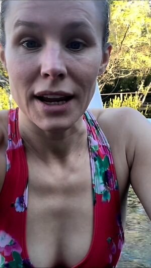Kristen Bell Hot leaked photo #9