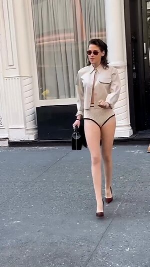 Kristen Stewart Hot