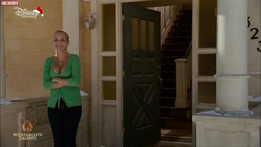 Kristin Chenoweth leaked photo #26