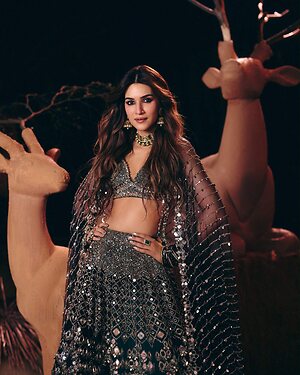Kriti Sanon Nude Leaked Photo #6