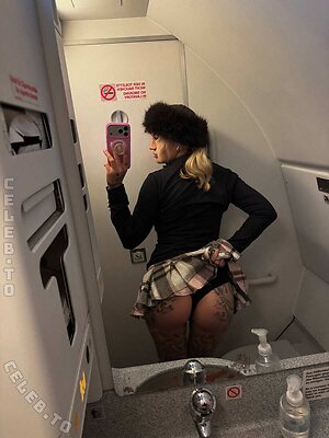 Kunshikitty Nude Leaked Photo #16