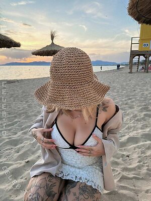 Kunshikitty Nude Leaked Photo #25