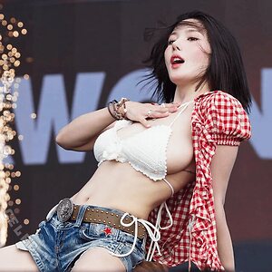 Kwon Eun-bi leaked photo #5