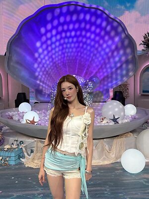 Kwon Eunbi leaked photo #19