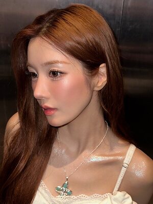 Kwon Eunbi leaked photo #22