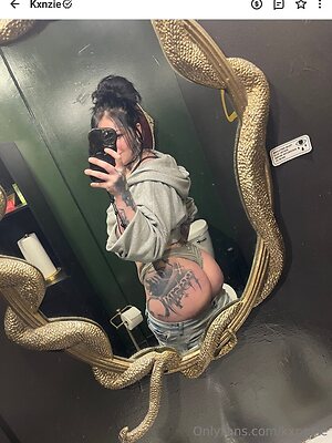 Kxnzie leaked photo #8