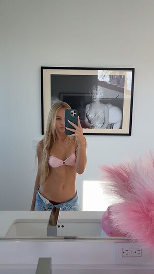 Kyla Dodds leaked photo #83