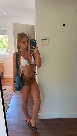 Kyla Dodds leaked photo #89