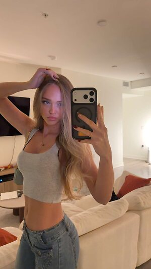 Kyla Dodds leaked photo #203