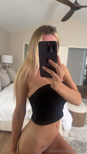 @kylayesenosky leaked photo #15