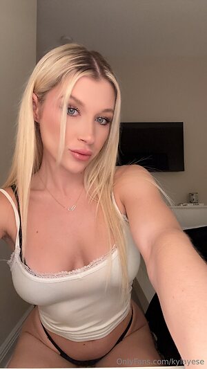 @kylayesenosky leaked photo #39