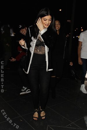 Kylie Jenner Nude Leaked Photo #24