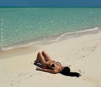 Kylie Jenner Nude Leaked Photo #126