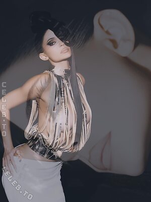 Kylie Jenner Nude Leaked Photo #157