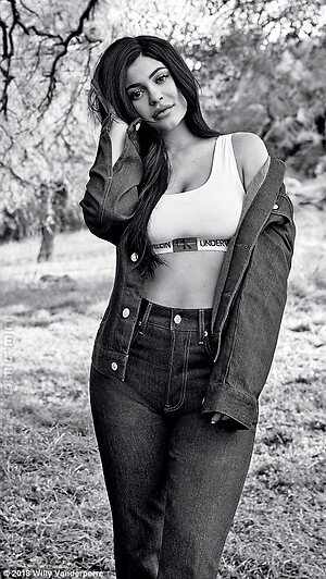 Kylie Jenner Nude Leaked Photo #199