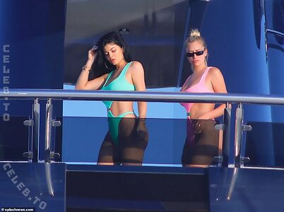 Kylie Jenner photo