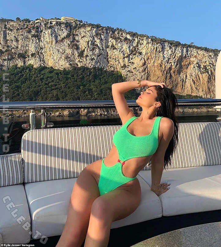 Kylie Jenner photo