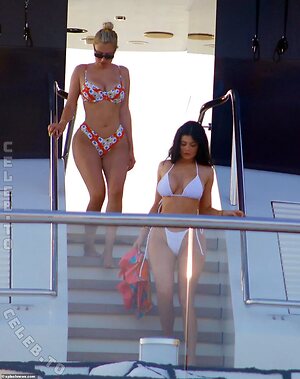 Kylie Jenner photo