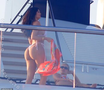 Kylie Jenner photo