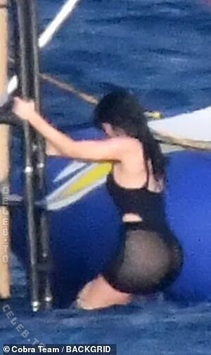 Kylie Jenner photo