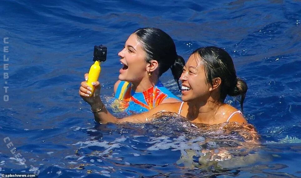 Kylie Jenner photo