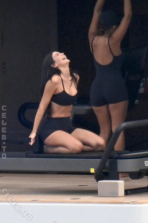 Kylie Jenner Nude Leaked Photo #489