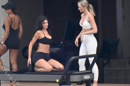 Kylie Jenner Nude Leaked Photo #491