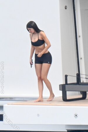 Kylie Jenner Nude Leaked Photo #497