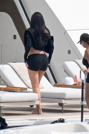 Kylie Jenner Nude Leaked Photo #499